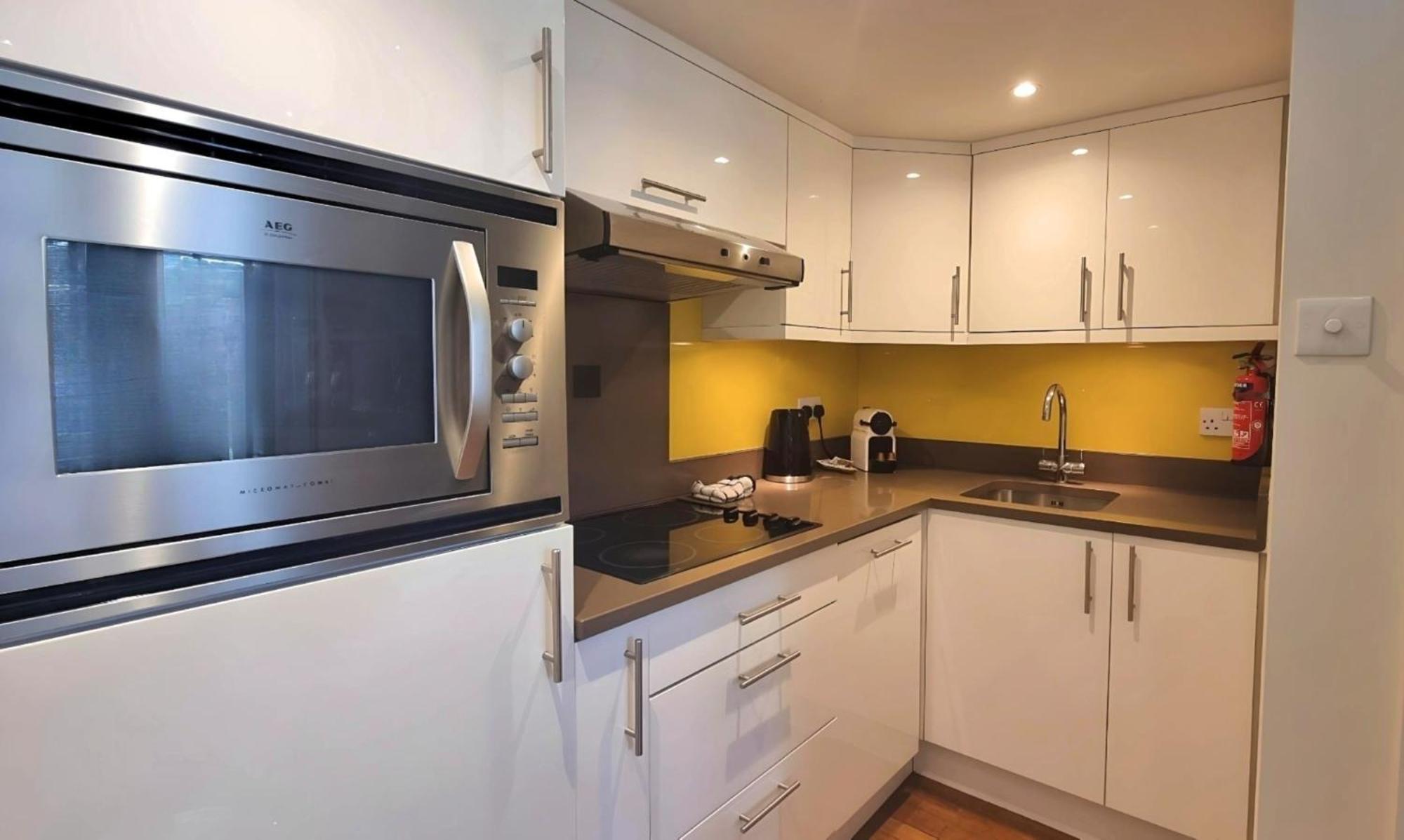 Notting Hill - The One One One! -1 Apartment London
